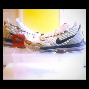 LeBron 16 Air Trainer Medicine Ball